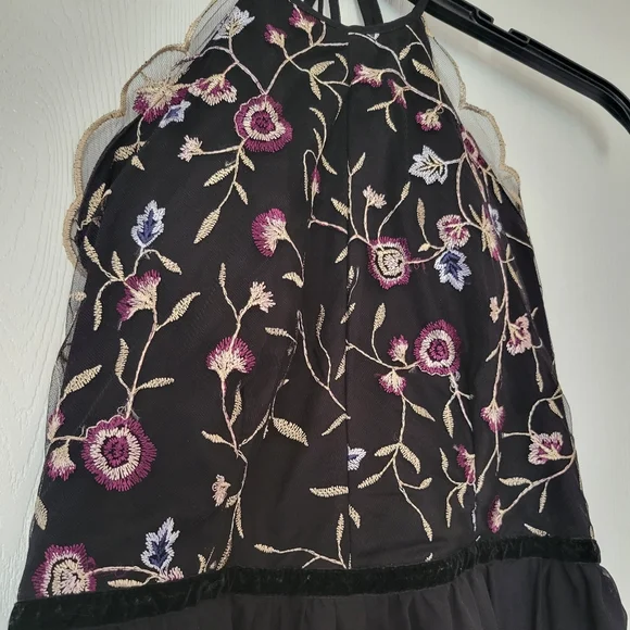 Francesca's floral halter dress - Picture 8 of 11